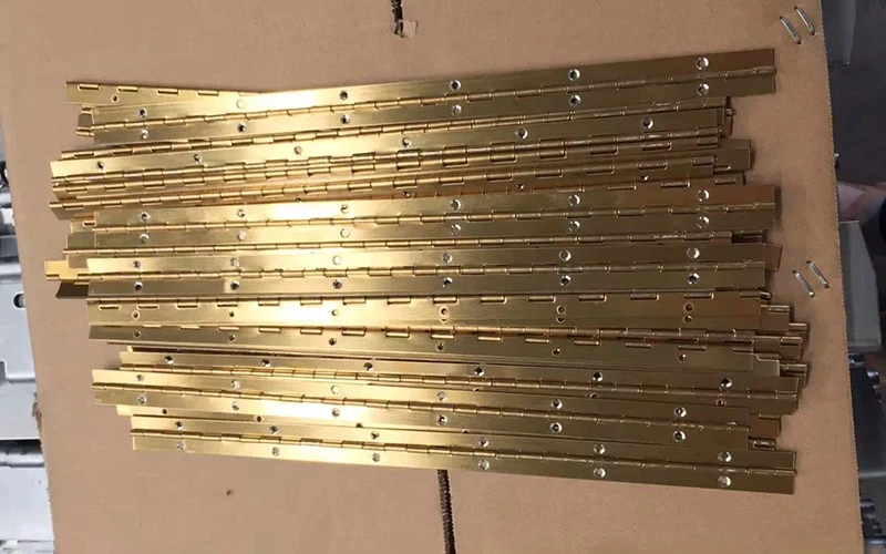 piano hinge (3) piano hinge (3)